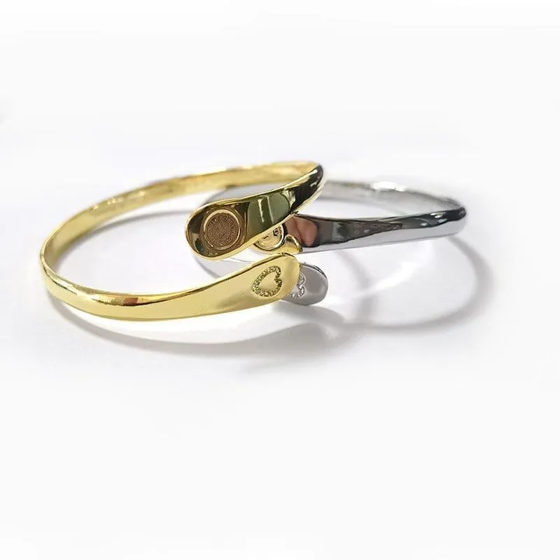 Mother Daughter Bracelets- Engraved Love Between Mother and Daughter Knows No Distance Bracelet for Women