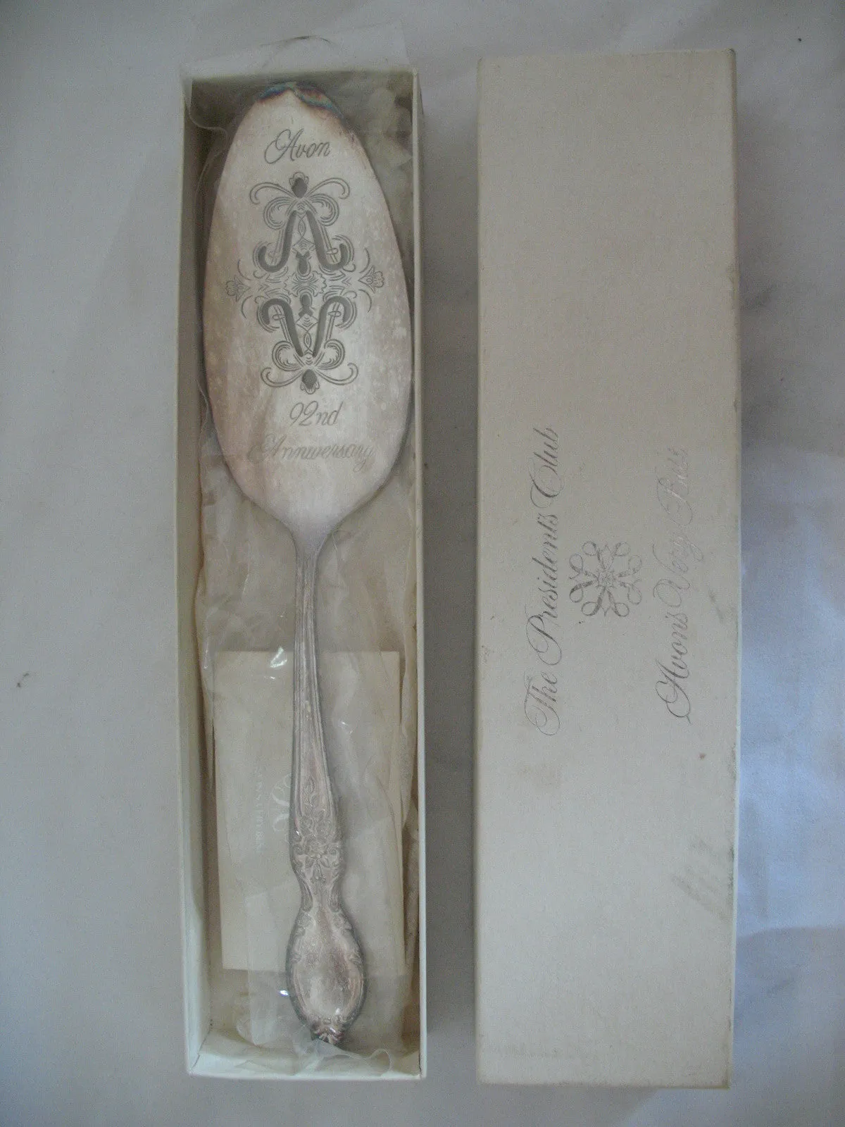 NEW VINTAGE AVON 1978 President's Club SILVER PLATE Plated SPOON CAKE PIE SERVER Serving