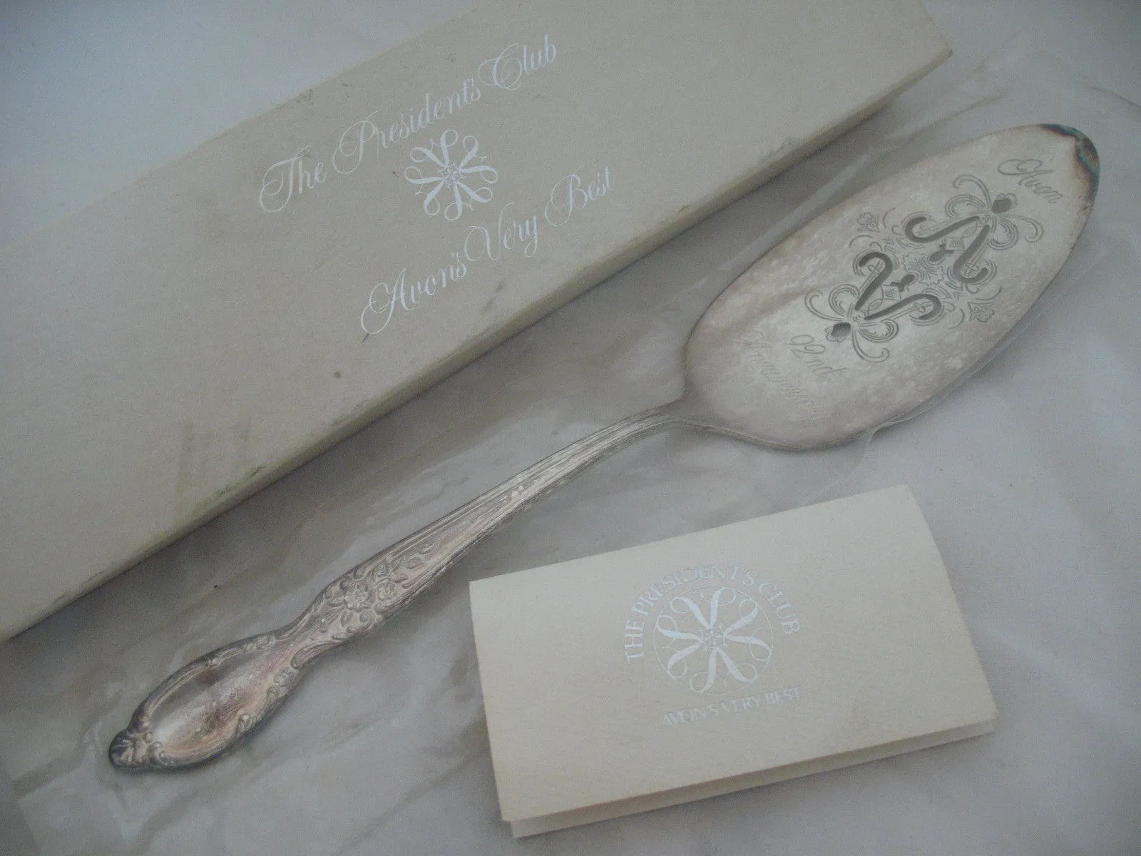 NEW VINTAGE AVON 1978 President's Club SILVER PLATE Plated SPOON CAKE PIE SERVER Serving